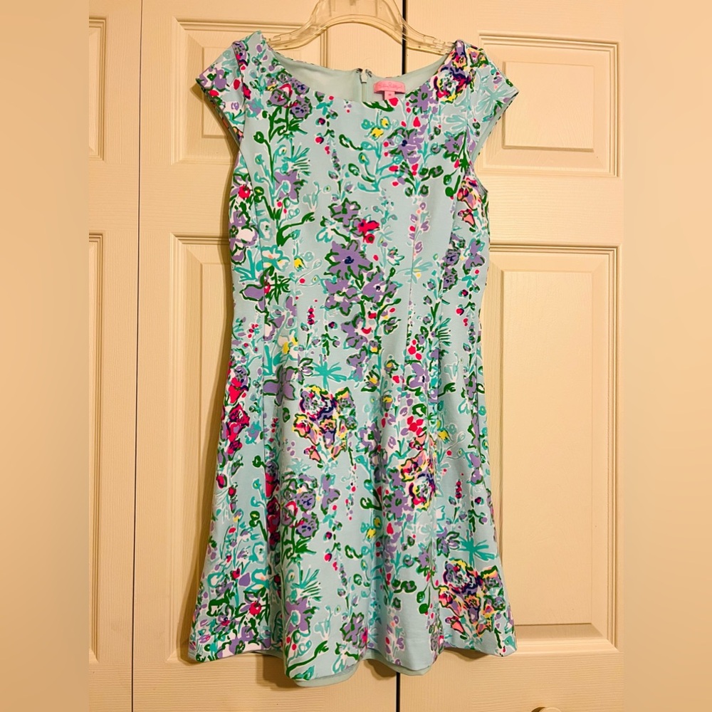 Lily Pulitzer dress size 6 .  Floral print.